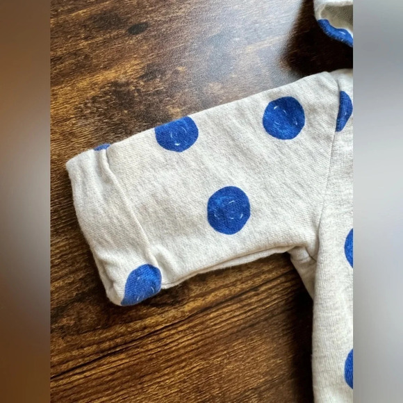 Carter’s | infant girl CUTE polka dot hooded jumpsuit. Size: 6M. - Picture 6 of 13